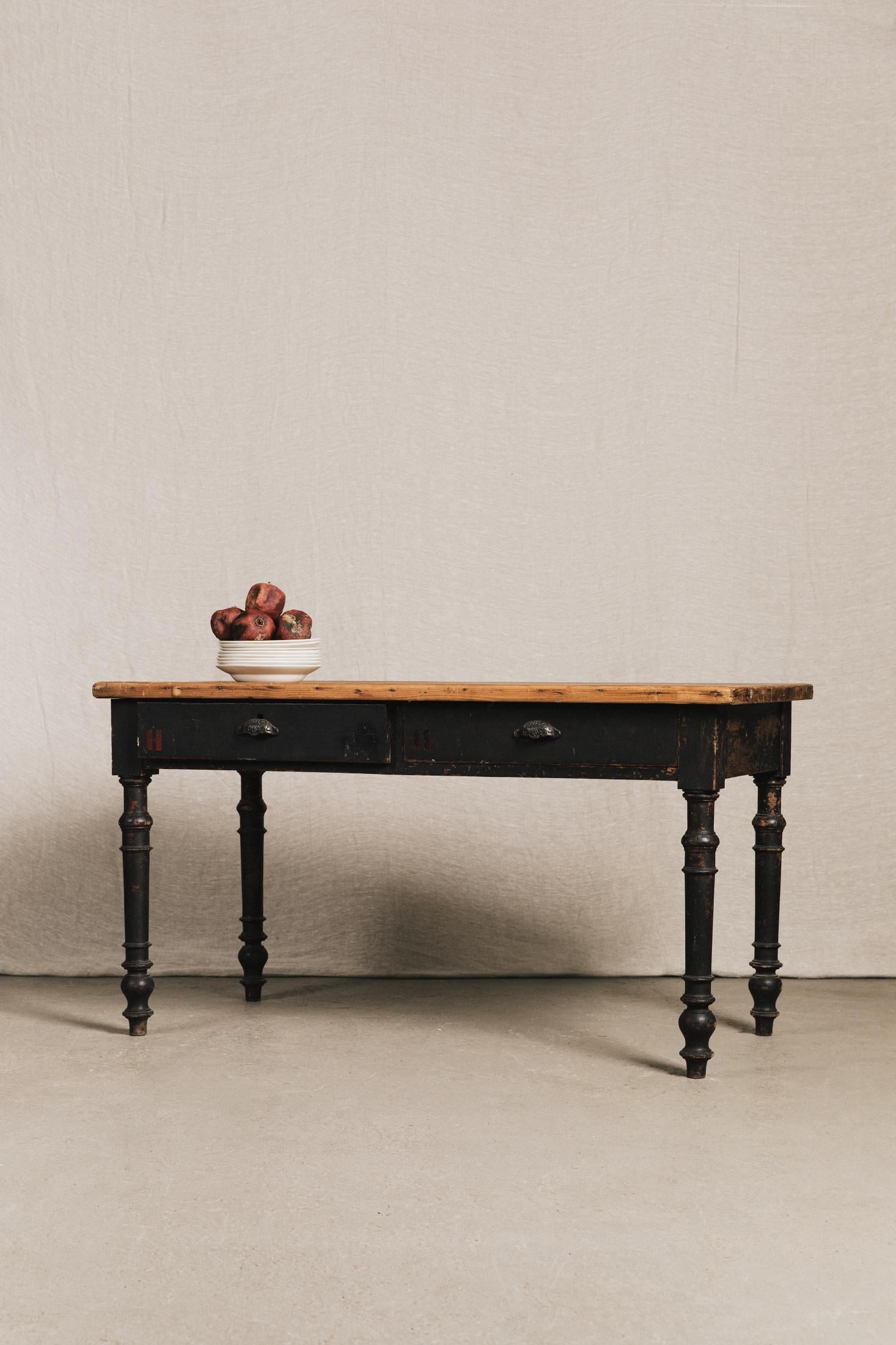 Tavolo rustico nero, top legno naturale<BR/> TAV0623 1 Raw 