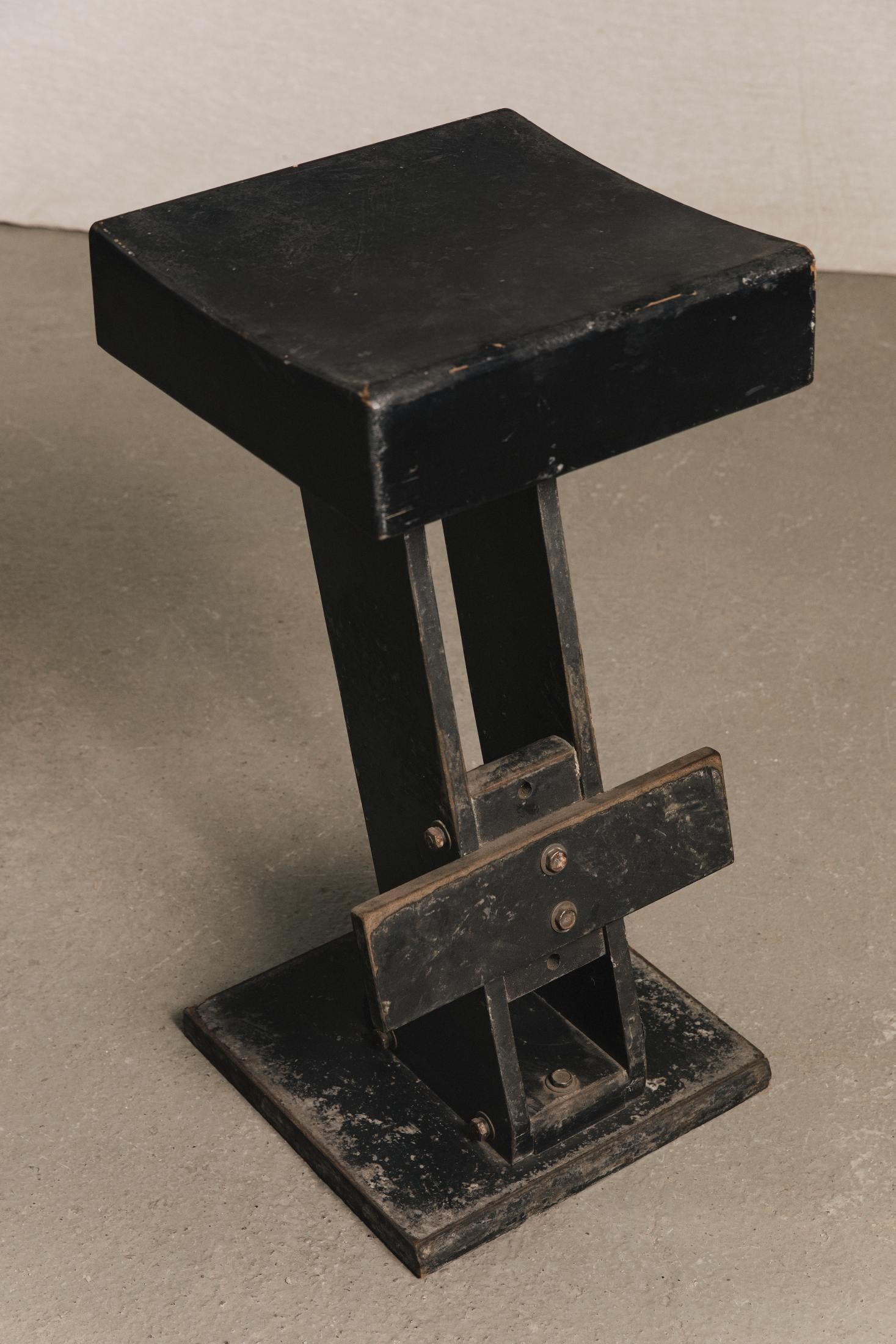 Sgabelli brutalisti anni 70/80<BR/> SED0194 1 Raw 