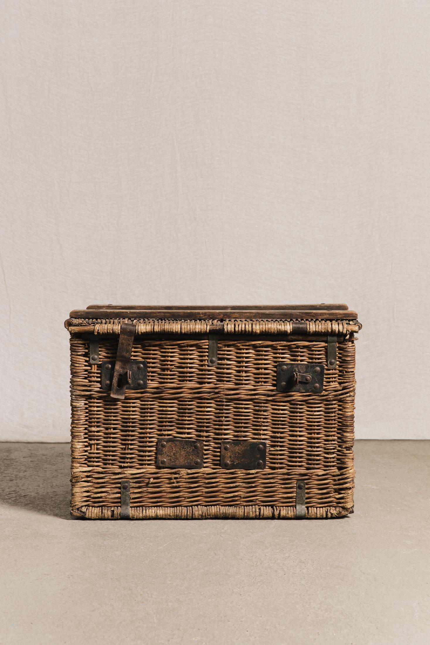 Baule da viaggio in vimini. NEG1408 1 Raw 