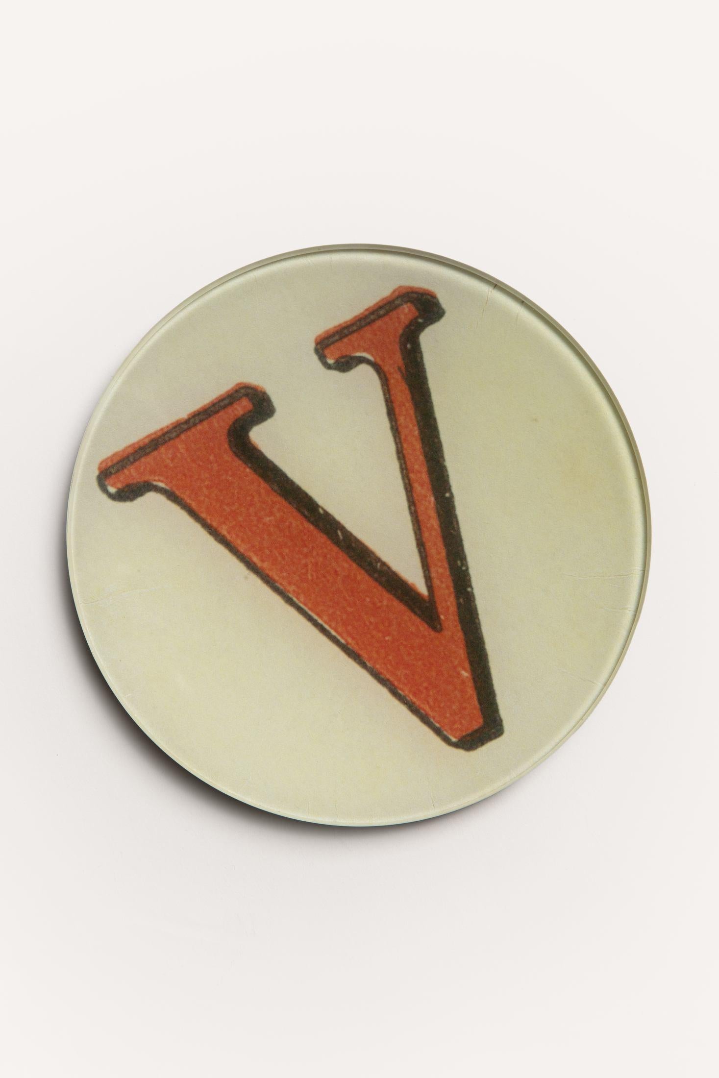 "V" <BR/>ROUND PLATE JDRPRLV 1 John Derian 