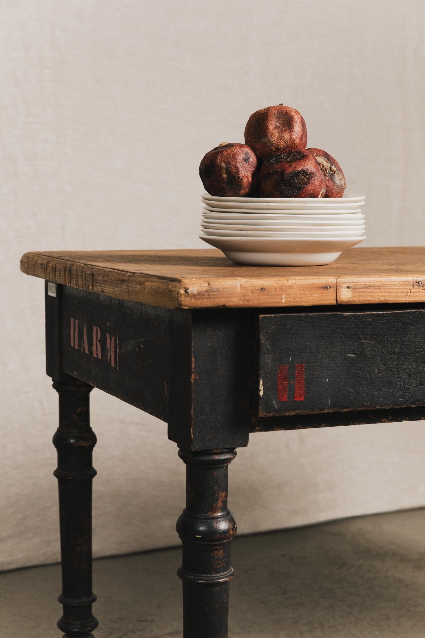 Tavolo rustico nero, top legno naturale<BR/> TAV0623 1 Raw 