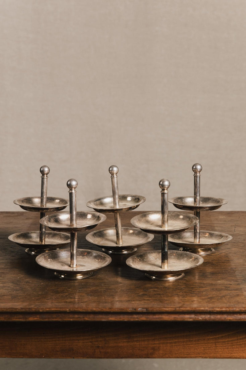 Alzatina in metallo argentato a 2 piani. 13,5x17h ARG1401 1 Raw 