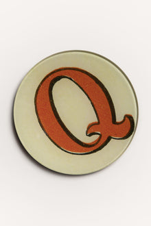 "Q" <BR/>ROUND PLATE JDRPRLQ 1 John Derian 